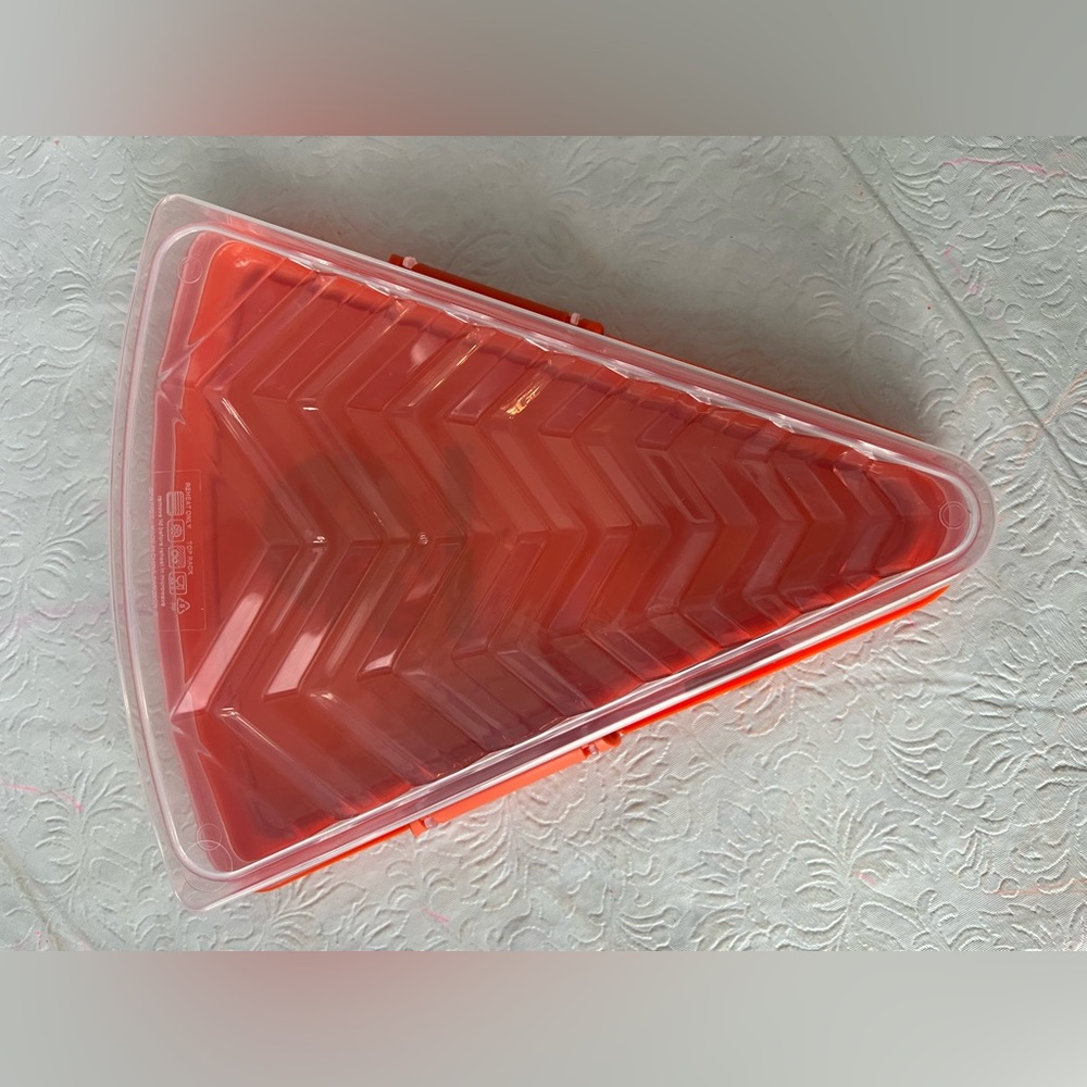 Tupperware NFL Chicago Bears pizzia slice Tupperware